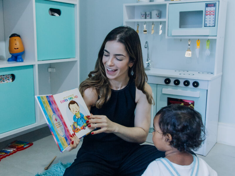Como o fonoaudiólogo ajuda crianças com dificuldade de leitura e escrita?