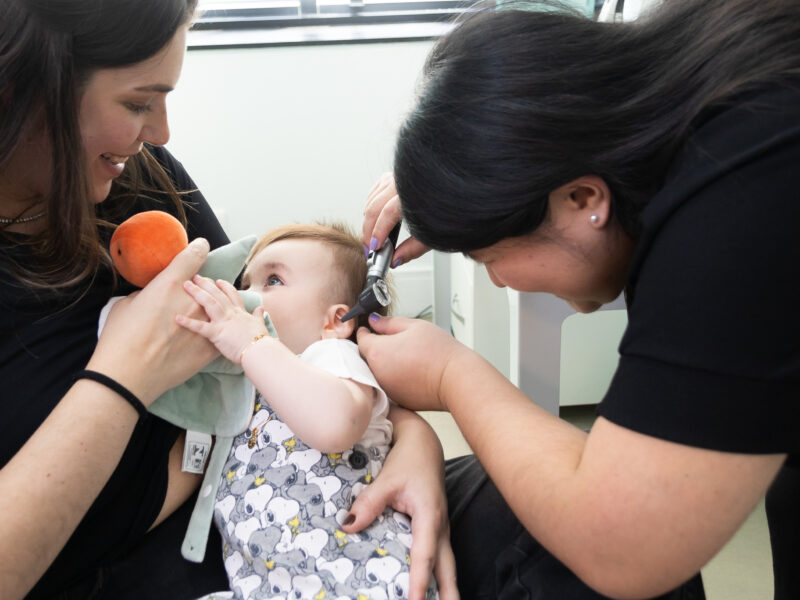 Crescimento e audição: O guia que todo pai precisa para acompanhar a saúde auditiva
